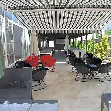 Parlak Hotell